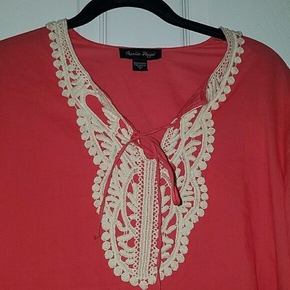 Charlie Paige tunic coral embossed collar Sz S - Picture 2 of 6